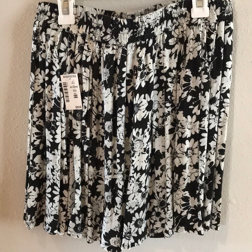 Aeropostale Black and White Floral Skirt Bethany